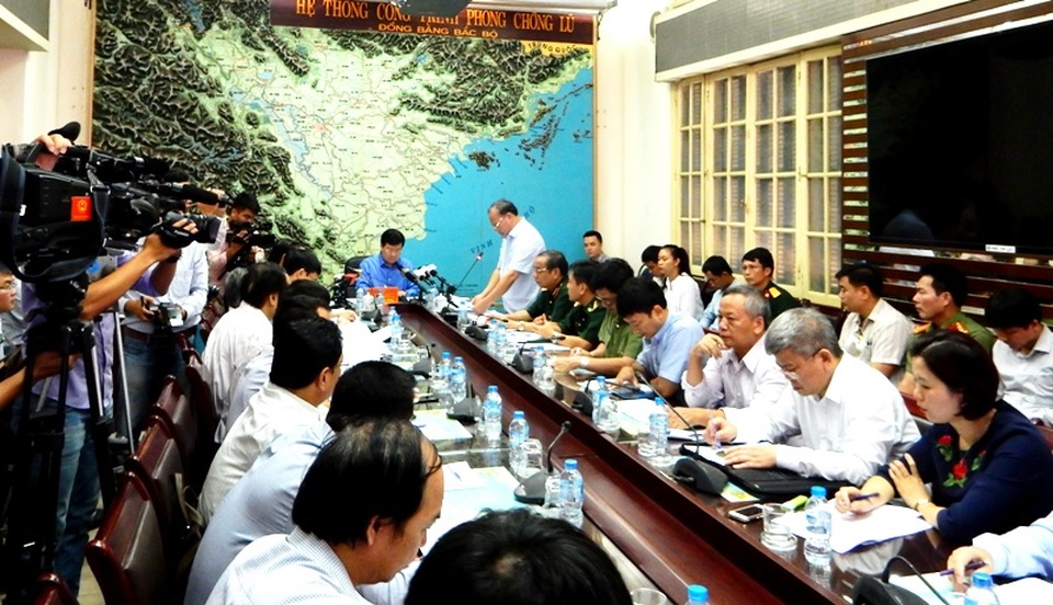 
Cuộc họp gấp diễn ra khi hoàn lưu bão số 2 đang trút mưa xuống nhiều khu vực khắp Bắc, Trung Bộ.
