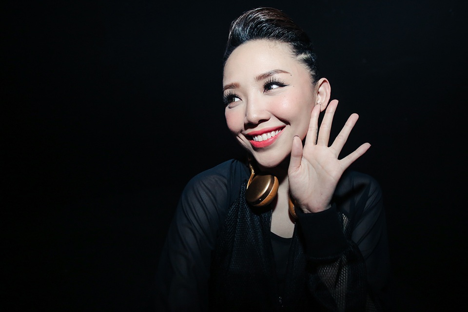 Tóc Tiên chia sẻ, khác với trên sân khấu, ở ngoài đời cô cũng nhiều lúc bánh bèo như biết bao cô gái khác.