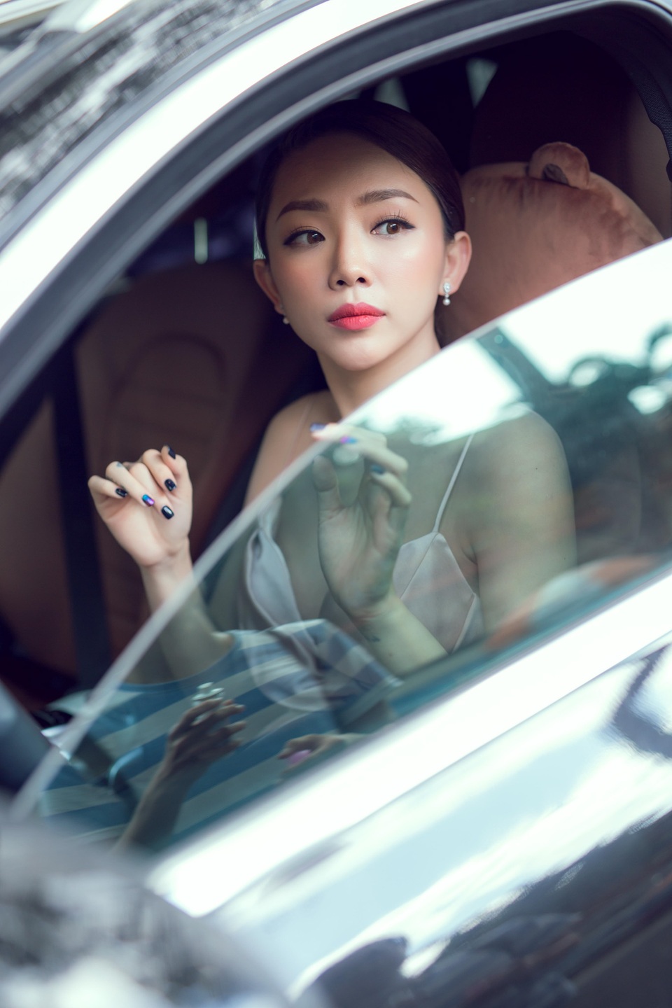 Theo dự kiến, Tóc Tiên sẽ lên đường sang Mỹ để sắp xếp công việc của gia đình trong thời gian tới. Sau đó, cô sẽ quay về Việt Nam để ghi hình Vòng đối đầu của cuộc thi tìm kiếm tài năng âm nhạc.