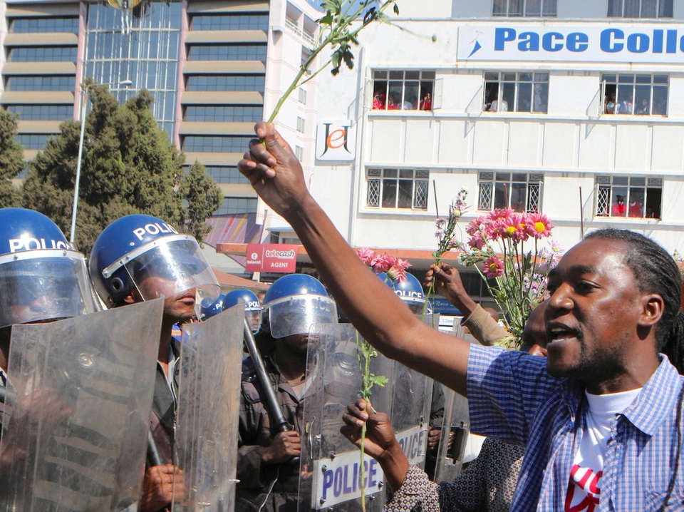 
Đứng vị trí thứ 8 là thành phố Harare của Zimbabwe với 42,6/100 điểm. Vốn đầu tư của quốc gia này rất thấp trong lĩnh vực chăm sóc sức khỏe, chỉ với 20,8 điểm, nhưng tương đối cao về giáo dục 66,7 điểm.
