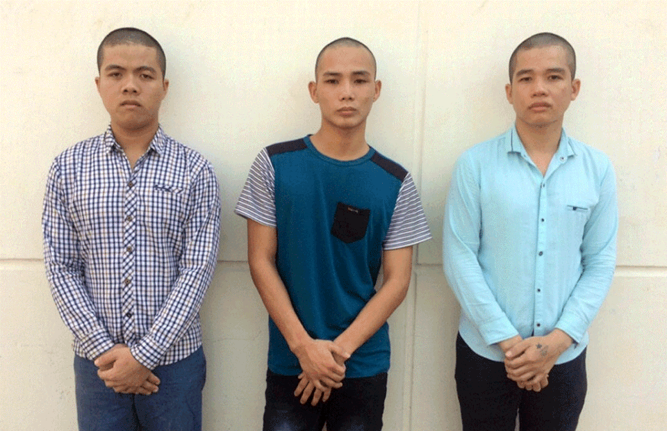 Bắt nhóm giang hồ nghi “thấy ghét là cướp” - 1 3 đối tượng tại cơ quan điều tra