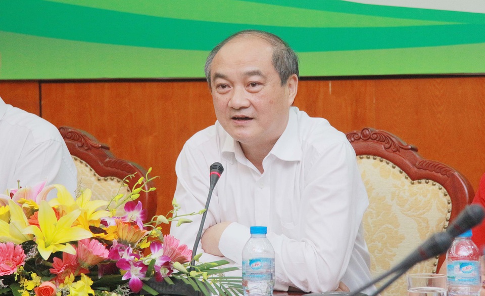"Cuộc tỉ thí của hai võ sư Flores và Huỳnh Tuấn Kiệt buộc phải xin phép chính quyền" - 2
Tổng cục trưởng Tồng cục TDTT Vương Bích Thắng trả lời báo chí ngày 14/7 - Ảnh: Gia Hưng
