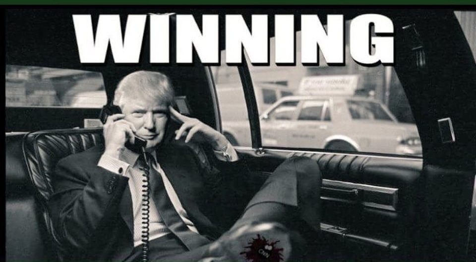 Ông Trump đăng ảnh "giẫm nát" CNN dưới đế giày - 1
Tổng thống Mỹ Donald Trump trong bức ảnh chỉnh sửa giẫm nát CNN. (Ảnh: Twitter)
