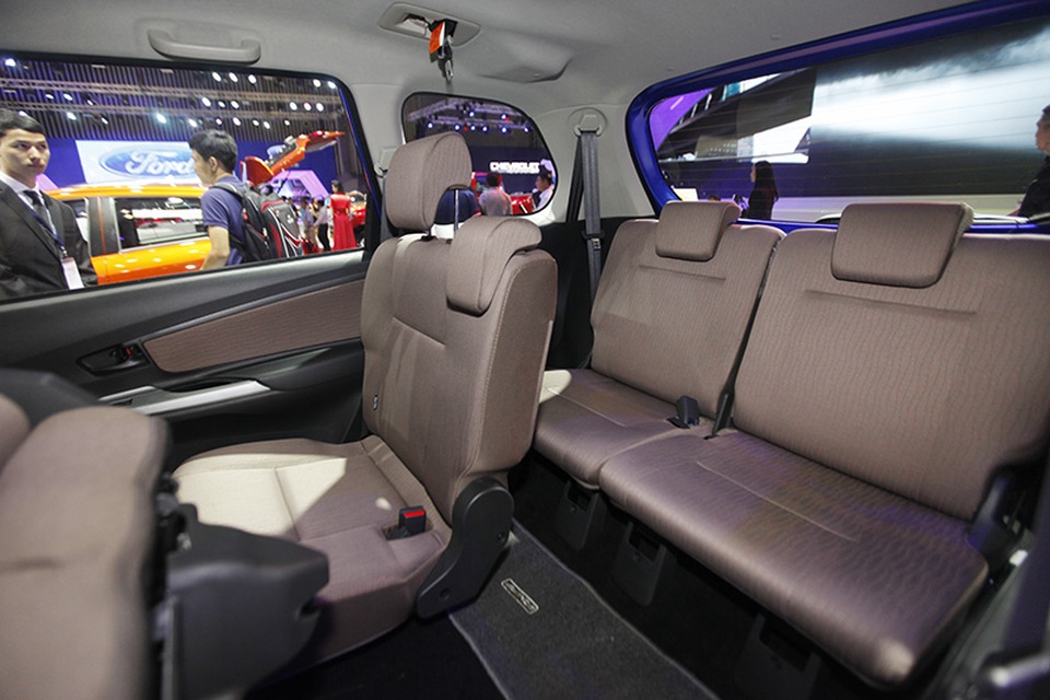 Toyota Avanza - Đừng thách thức khách hàng Việt - 11
Bố trí ba hàng ghế trên Toyota Avanza
