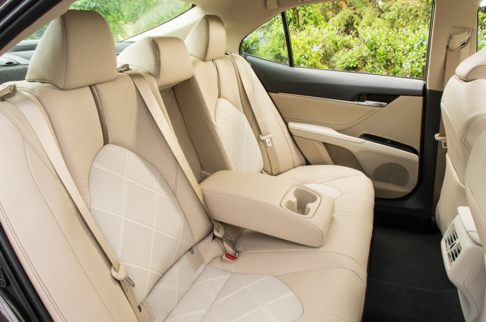 Toyota Camry 2018 tại Mỹ có gì? - 12 Toyota Camry 2018 tại Mỹ có gì? - 12