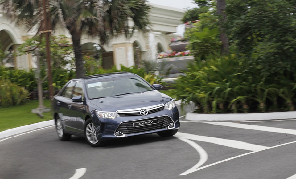 Toyota Camry mới 2016 có giá từ hơn 1 tỷ đồng - 1
Mẫu Toyota Camry chiếm tới 80% thị phần của VAMA trong phân khúc xe hạng trung cao cấp