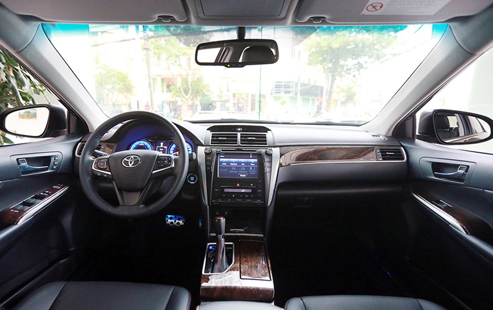 Toyota Camry mới 2016 có giá từ hơn 1 tỷ đồng - 4 Toyota Camry mới 2016 có giá từ hơn 1 tỷ đồng - 4