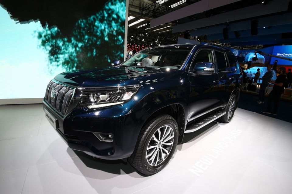 Land Cruiser Prado 2018 trình làng với diện mạo hoàn toàn mới - 2 Land Cruiser Prado 2018 trình làng với diện mạo hoàn toàn mới - 2