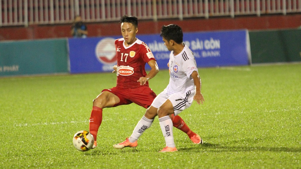 V-League nhạt nhòa cuộc đua vô địch và sự thờ ơ của người hâm mộ - 1 V-League càng về cuối mùa thì càng nhiều trận đấu giữa các đội bóng hầu như không còn động lực cụ thể (ảnh: Trọng Vũ)