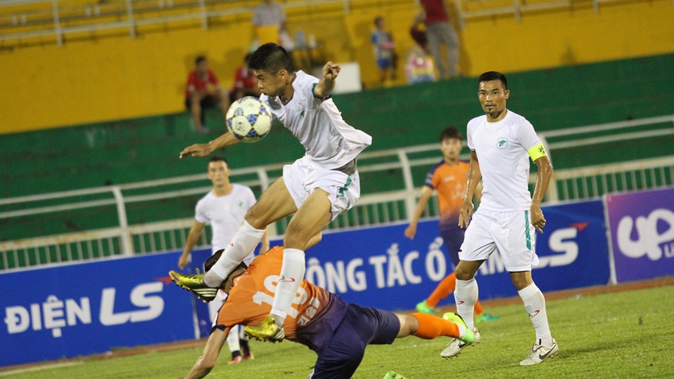 Công Phượng, Tuấn Anh đi xem Xuân Trường đá bóng - 5 Trận đấu giữa Gangwon (Hàn Quốc) và tuyển TPHCM kết thúc với kết quả hoà 4-4