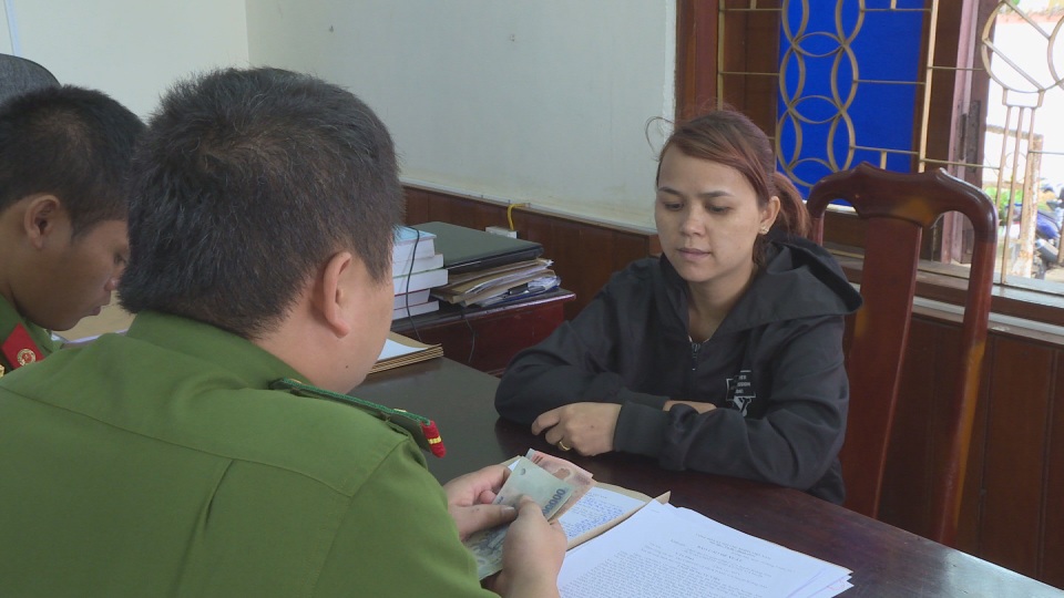 Chở con đến trường, phụ huynh tiện tay “chôm” tài sản của giáo viên - 1 Đối tượng Duyên tại cơ quan công an