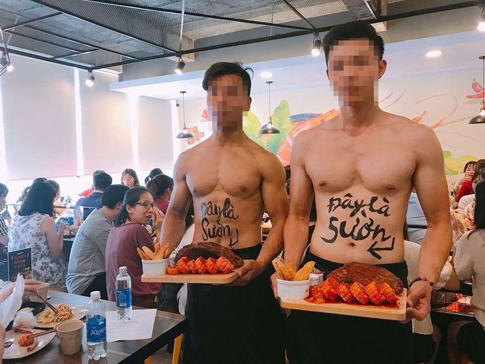 Rộ mốt thuê trai đẹp, cơ bắp bán hàng ở Hà Nội - 1
Một cách PR đã xuất hiện nhiều trên thế giới nhưng làm tại Việt Nam liệu đã thực sự phù hợp?