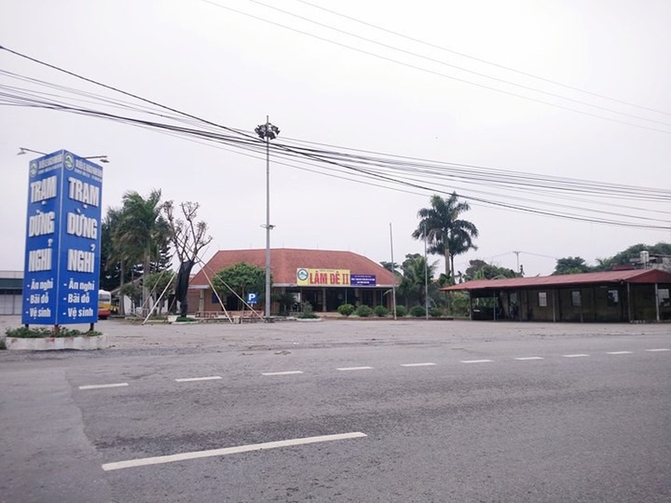 Trạm dừng nghỉ 11 tỷ đồng vắng tanh như… chùa bà Đanh! - 1
Trạm dừng nghỉ Ninh Bình được đầu tư xây dựng 11 tỷ đồng đang chết yểu vì... đói khách.