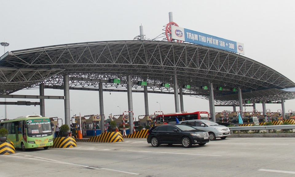 Cải tạo đường, thu phí BOT: Chưa tính việc người dân không có lựa chọn - 1 Các dự án cải tạo, nâng cấp đường cũng áp dụng hình thức đầu tư BOT gây phản ứng, bức xúc do chưa tính đến việc người dân không có lựa chọn.