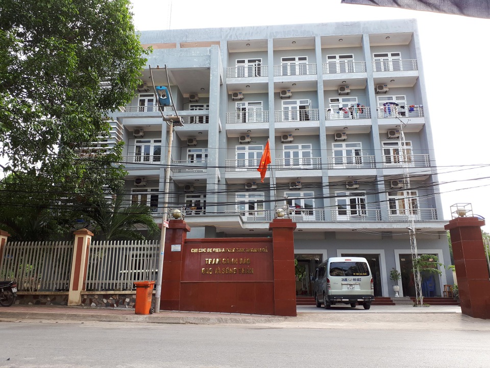 
Trạm Cảnh báo bão và sóng thần tỉnh Thanh Hóa, trụ sở tại Sầm Sơn.
