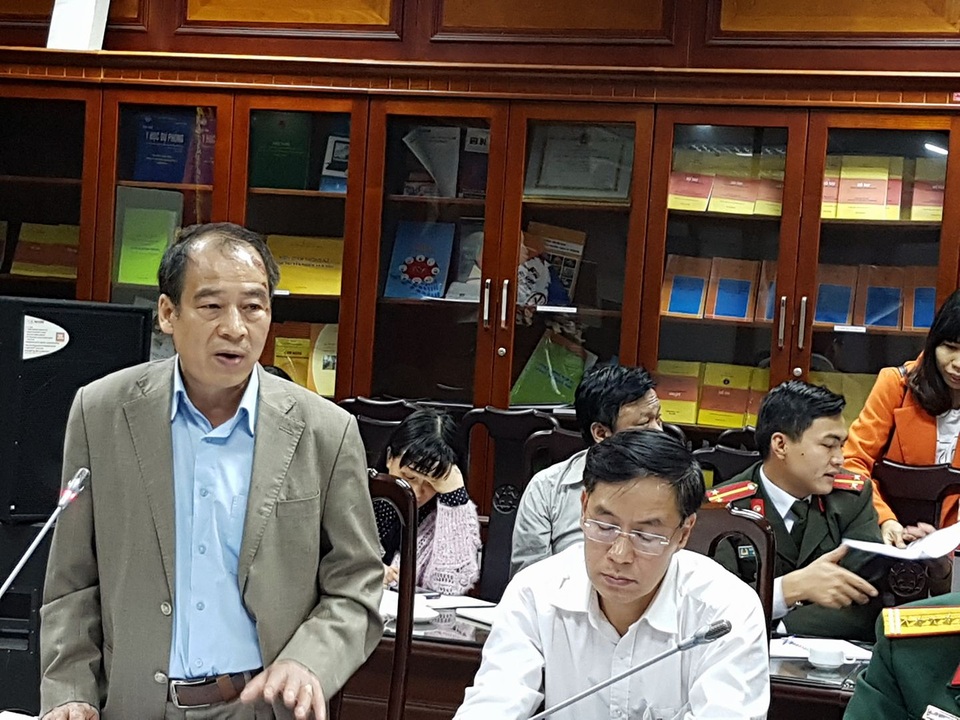 Việt Nam đối mặt với 2 dịch cúm chết người - 2 PGS.TS Trần Đắc Phu, Cục trưởng Cục Y tế dự phòng cho biết tại Trung Quốc, 91% ca bệnh có tiếp xúc với gia cầm. Ảnh: H.Hải