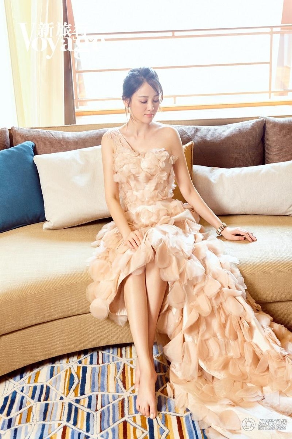 Trần Kiều Ân trẻ đẹp ngỡ ngàng ở tuổi 38 - 6
Có thông tin cho rằng, Trần Kiều Ân thực sự suy sụp khi hay tin bạn trai cũ, Hoắc Kiến Hoa, lấy vợ vào tháng 7/2016. Hoắc Kiến Hoa công khai hẹn hò với người bạn 10 năm Lâm Tâm Như vào tháng 6 năm ngoái, và chưa đầy 2 tháng sau đó, hai người tổ chức đám cưới tại Bali, Indonesia.
