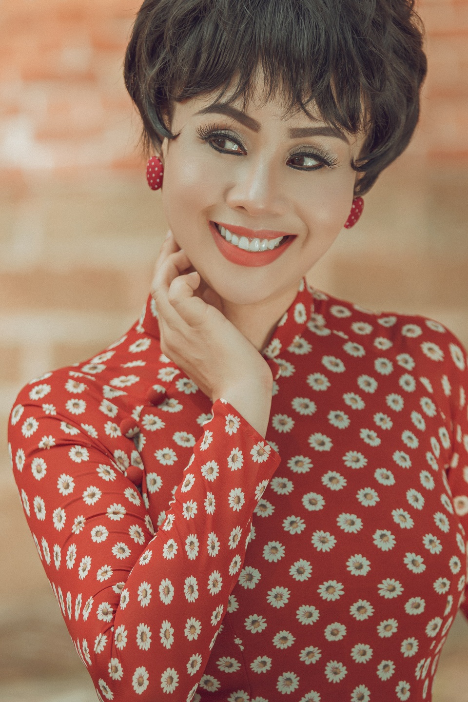 Mrs Universe Vietnam Hằng Nguyễn gợi nhớ hình ảnh Trần Lệ Xuân - 8 Mrs Universe Vietnam Hằng Nguyễn gợi nhớ hình ảnh Trần Lệ Xuân - 8