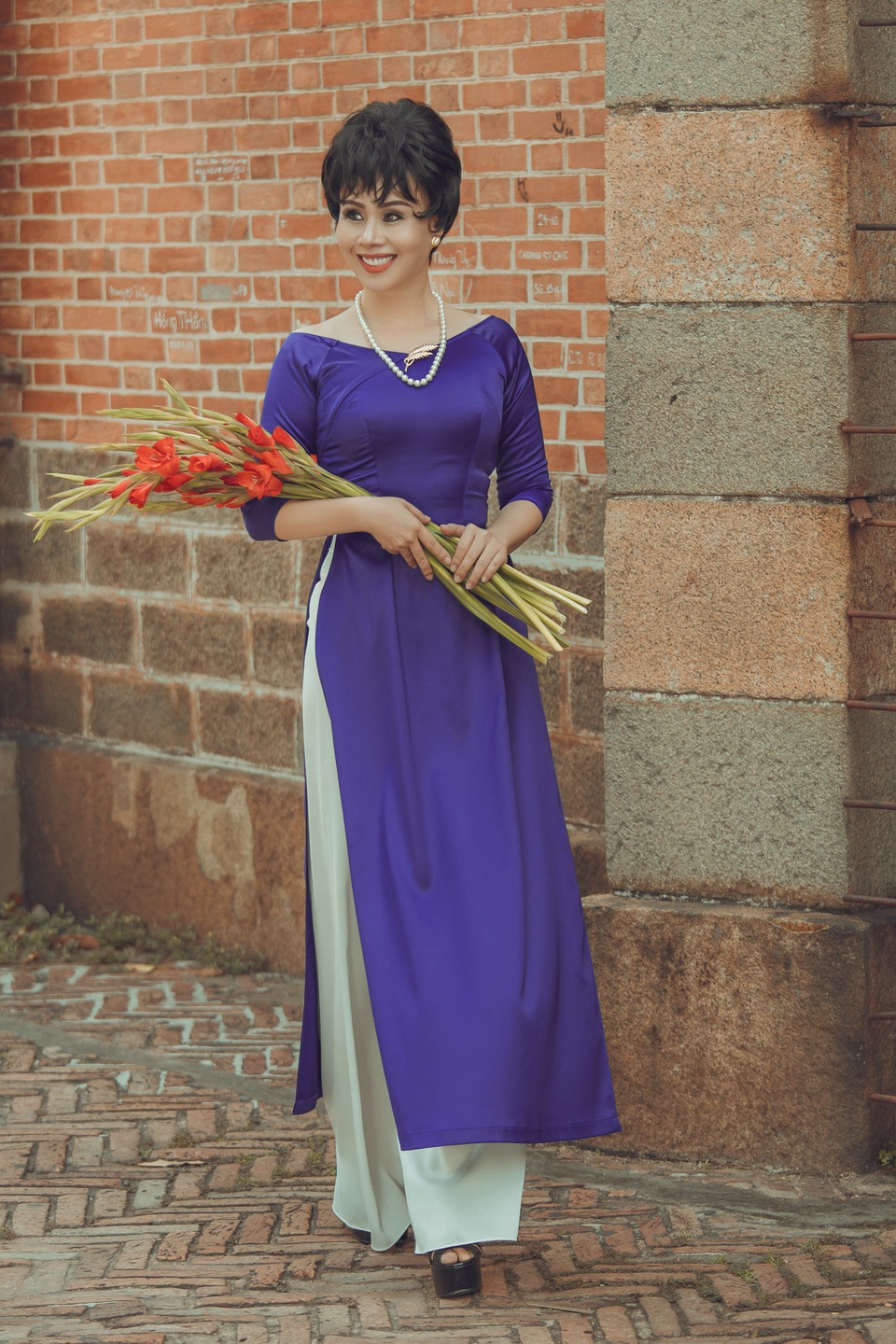 Mrs Universe Vietnam Hằng Nguyễn gợi nhớ hình ảnh Trần Lệ Xuân - 12 Mrs Universe Vietnam Hằng Nguyễn gợi nhớ hình ảnh Trần Lệ Xuân - 12