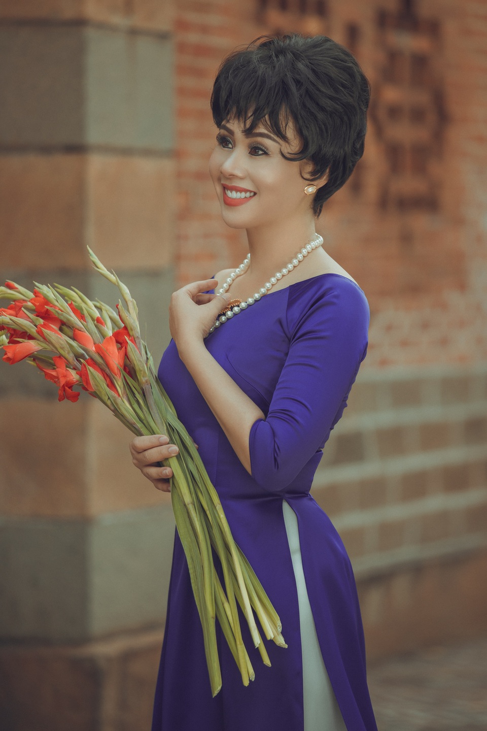 Mrs Universe Vietnam Hằng Nguyễn gợi nhớ hình ảnh Trần Lệ Xuân - 10 Mrs Universe Vietnam Hằng Nguyễn gợi nhớ hình ảnh Trần Lệ Xuân - 10