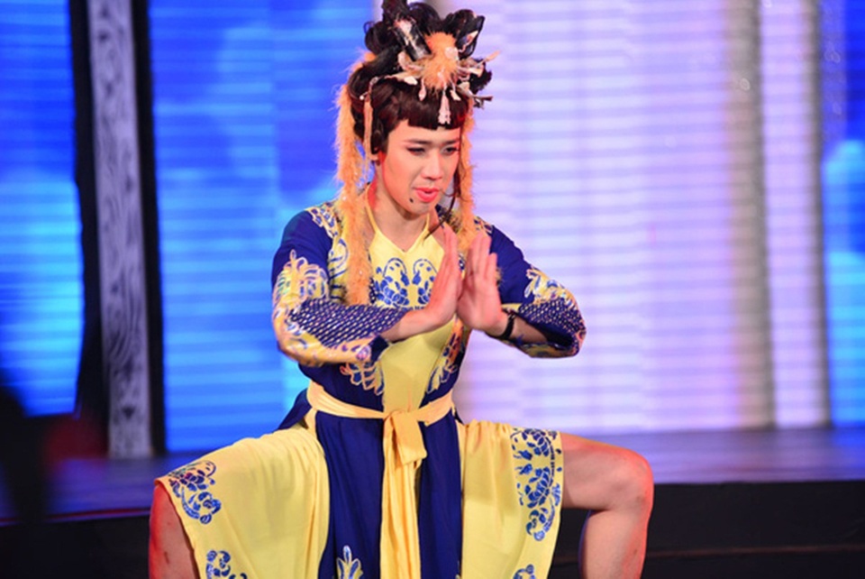 Một số nghệ sỹ như Cát Phượng, Lê Giang đã lên tiếng bảo vệ Trấn Thành vì cho rằng, nhà đài đối xử như thế là tệ bạc với anh. Tuy nhiên, cũng có không ít ý kiến cho rằng, đây là “đòn đau” phải có để sớm chấn chỉnh “nạn” hài nhảm, hài tục... đang tràn lan trên truyền hình.