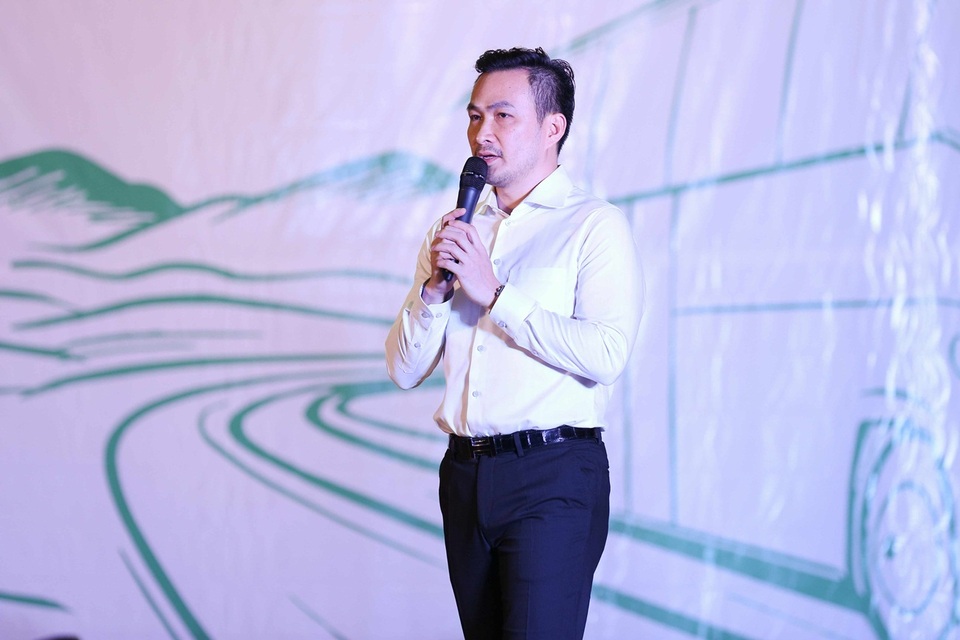 HH Thùy Dung, Ngọc Thanh Tâm cùng dàn sao giúp trò nghèo Đắk Nông - 7 Diễn viên Chi Bảo mong mỏi làm được nhiều việc hơn nữa giúp các em học sinh vùng sâu, vùng xa.