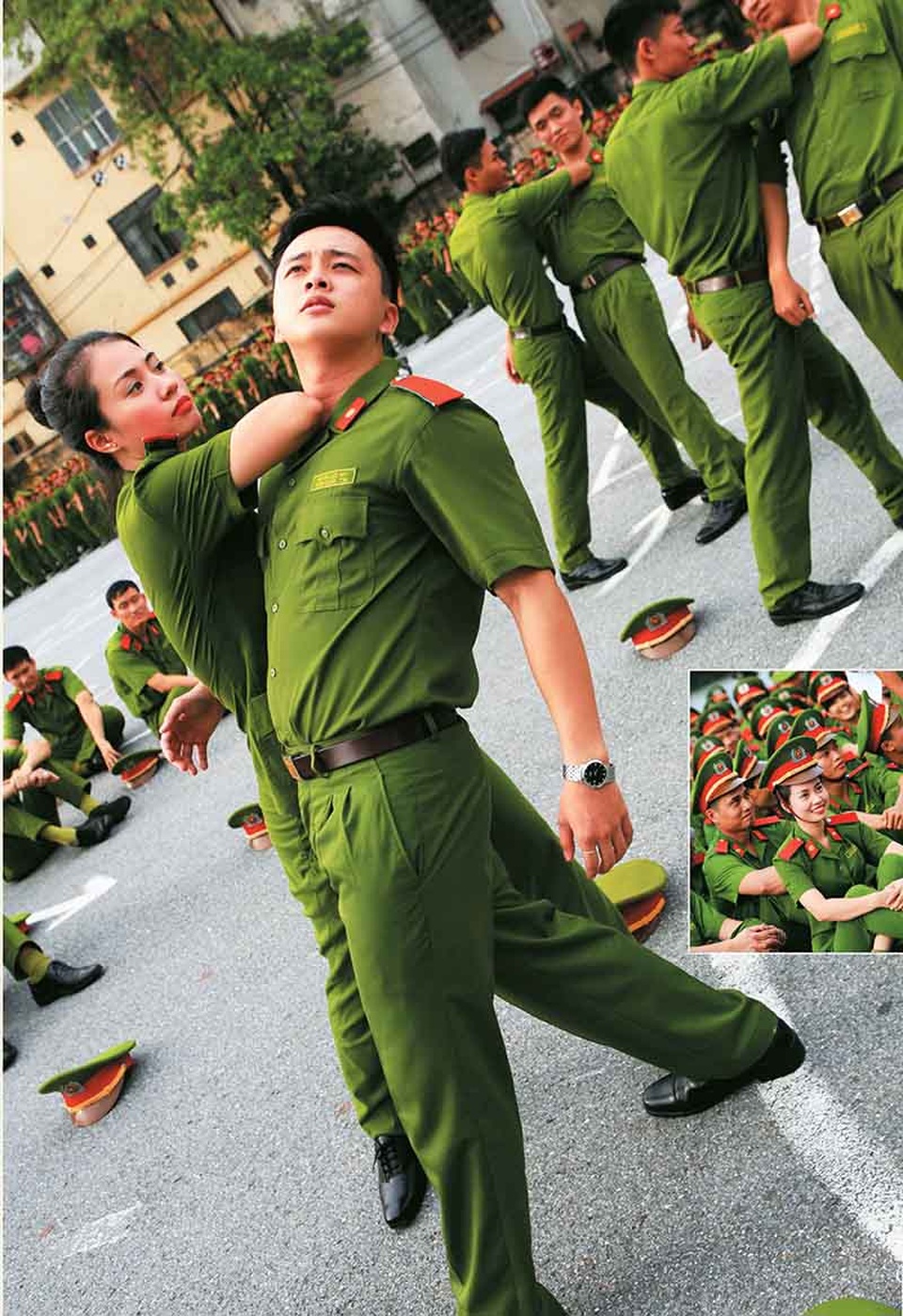 Những phụ nữ tài năng khiến phái mạnh cũng phải ngưỡng mộ - 9
Chu Thị Nhung – nữ sinh viên xuất sắc trường ĐH Phòng cháy Chữa cháy. Để thi đỗ vào các trường thuộc khối ngành công an như trường Đại học Phòng Cháy Chữa Cháy (PCCC), thí sinh nữ phải trải qua vòng kiểm tra sức khỏe và có học lực xuất sắc bởi vì các trường này chỉ dành khoảng 10% chỉ tiêu tuyển sinh hằng năm cho thí sinh nữ. Chu Thị Nhung là học viên xuất sắc được nhận bằng khen từ Tổng cục chính trị - Bộ Công an. Chu Thị Nhung bày tỏ:“Tôi nghĩ công việc của một chiến sĩ công an phòng cháy chữa cháy rất phù hợp với bản thân mình. Tôi luôn cố gắng hoàn thành tốt các môn học ở trường Đại học PCCC và tôi tự tin mình sẽ làm tốt công việc mà mình yêu thích trong tương lai”.