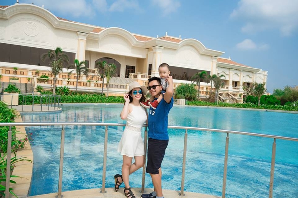 Ca sĩ Triệu Hoàng: “Tôi xa showbiz vì nhiều lần nhìn vợ khóc thầm” - 4