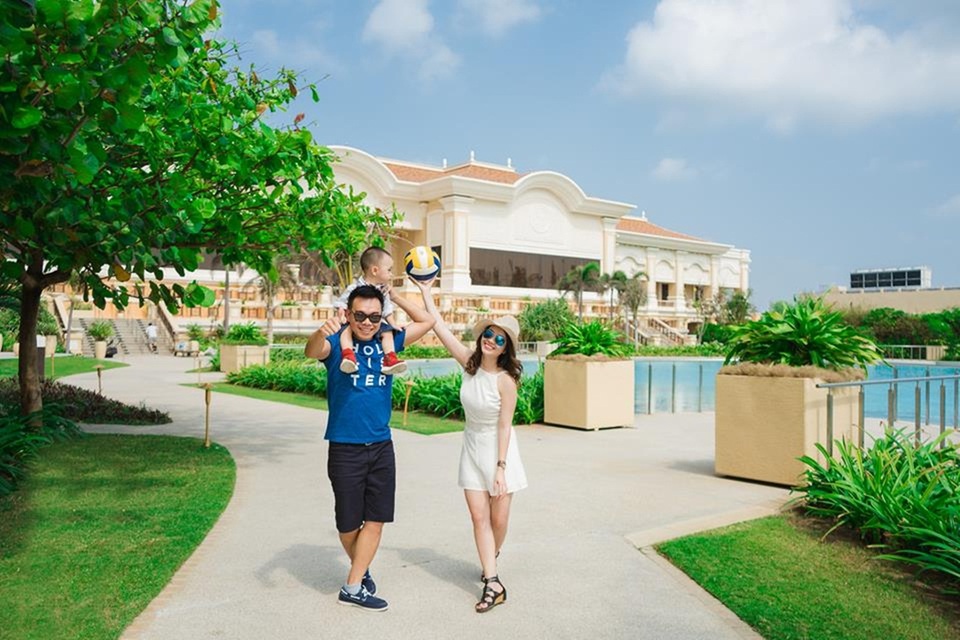 Nam ca sĩ quyết định rời xa showbiz vì muốn toàn tâm toàn ý chăm lo gia đình nhỏ.