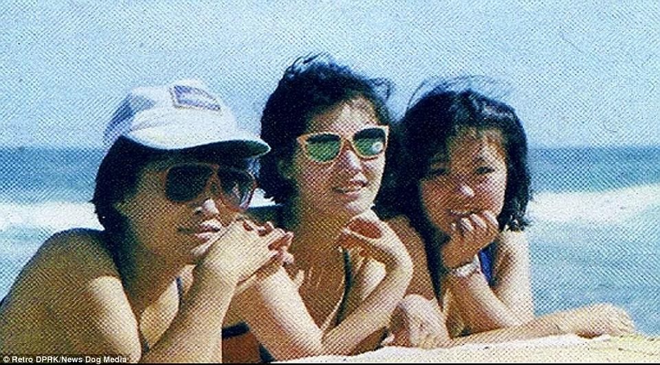 Ngày nay, Triều Tiên là điểm đến yêu thích của khách du lịch từ nhiều quốc gia trên thế giới. Tuy nhiên, trước khi Liên Xô sụp đổ, hầu như không có bất kỳ người nước ngoài nào được phép nhập cảnh vào Triều Tiên ngoại trừ công dân của các nước đồng minh với Bình Nhưỡng.