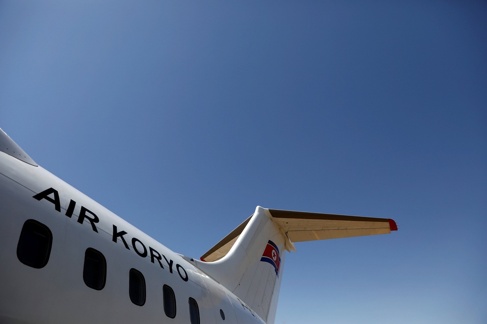 Tầm “phủ sóng” của hãng hàng không Triều Tiên - 6 Hiện vẫn chưa rõ việc Air Koryo đa dạng hóa các dịch vụ trong thị trường nội địa có liên quan tới việc hãng hàng không này đang bị cắt giảm nhiều chuyến bay quốc tế sau khi Liên Hợp Quốc áp lệnh trừng phạt với Triều Tiên vì chương trình hạt nhân và tên lửa của nước này hay không.