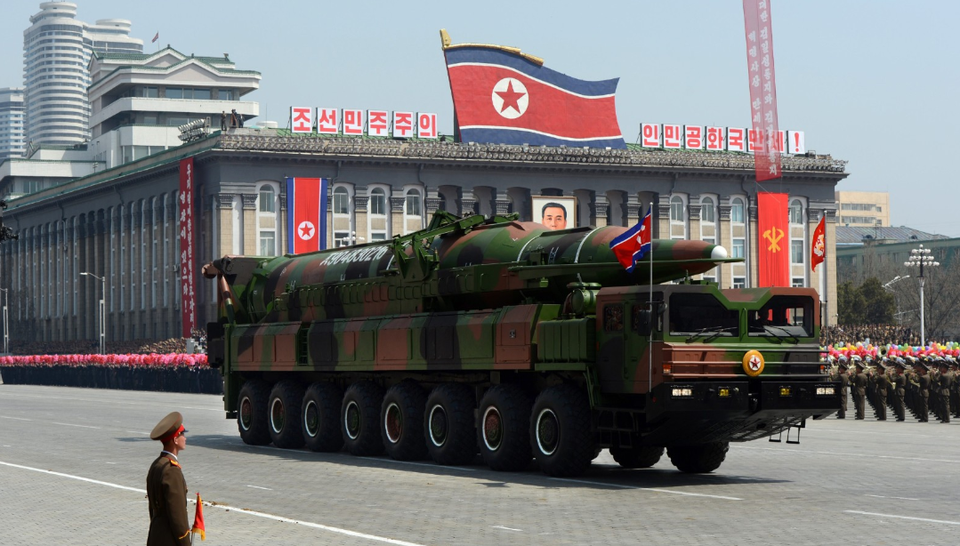 Vũ khí Triều Tiên xuất hiện trong lễ diễu binh tại thủ đô Bình Nhưỡng (Ảnh: Reuters)