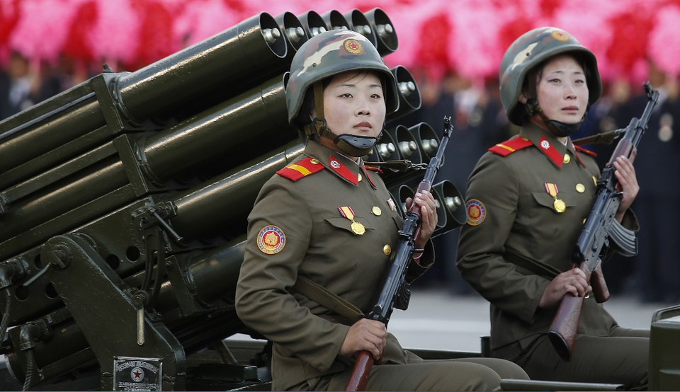 Quân đội Triều Tiên diễu binh tại Bình Nhưỡng (Ảnh: AFP)
