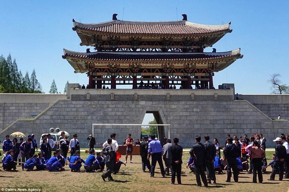 Có gì bên trong công viên giải trí hiện đại của Triều Tiên? - 7 Công viên Taesongsan chỉ cách thủ đô Bình Nhưỡng chừng 7 dặm