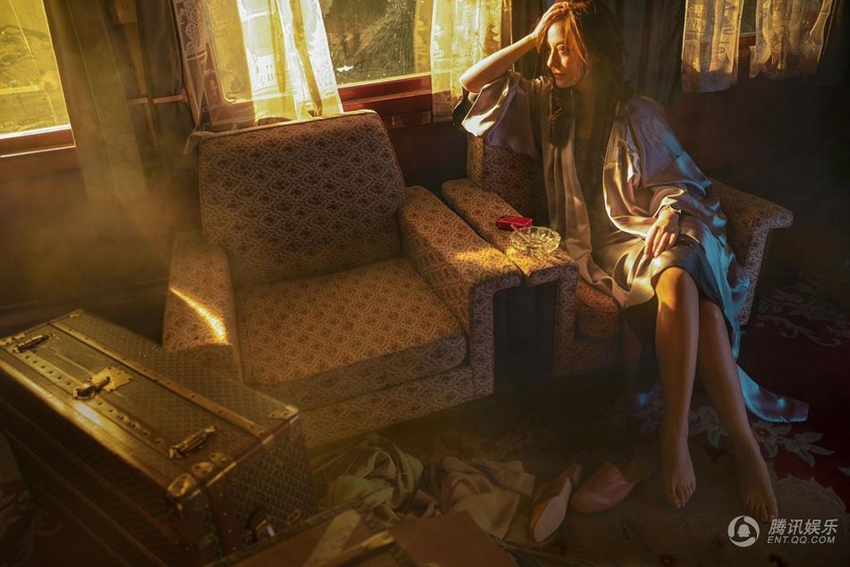 Bất ngờ với hình ảnh táo bạo và gợi cảm của "én nhỏ" Triệu Vy - 3 Bất ngờ với hình ảnh táo bạo và gợi cảm của "én nhỏ" Triệu Vy - 3