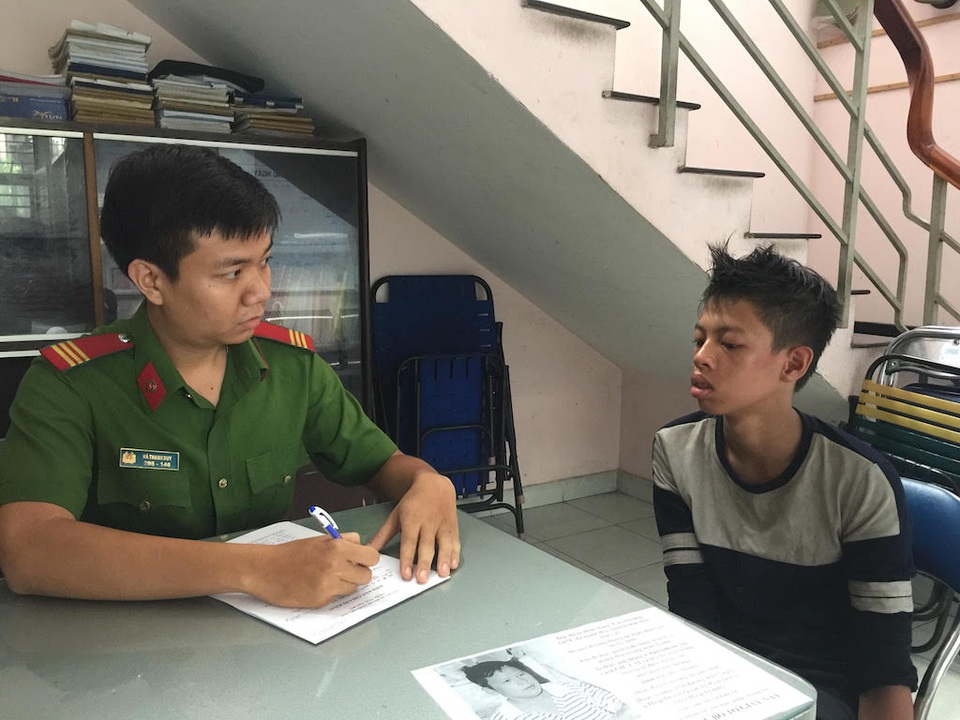 Băng trộm đồng tính tụ họp ở công viên Gia Định - 3 Lê Minh Tiến tại cơ quan công an