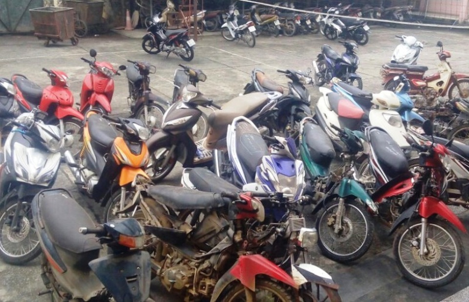 Bắt một đối tượng nghi trộm cắp chuyên nghiệp, thu giữ hơn 30 xe máy - 2 Xe máy sau khi trộm cắp về, được tháo rời để lắp ráp, hoán đổi cho nhau nhằm thay đổi hình dáng của xe và đánh lạc hướng cơ quan chức năng