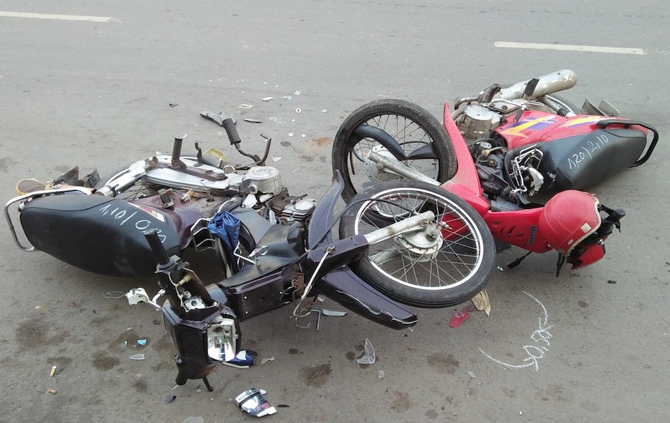 Thuê xe đến chở phương tiện gây tai nạn chạy khỏi hiện trường - 1