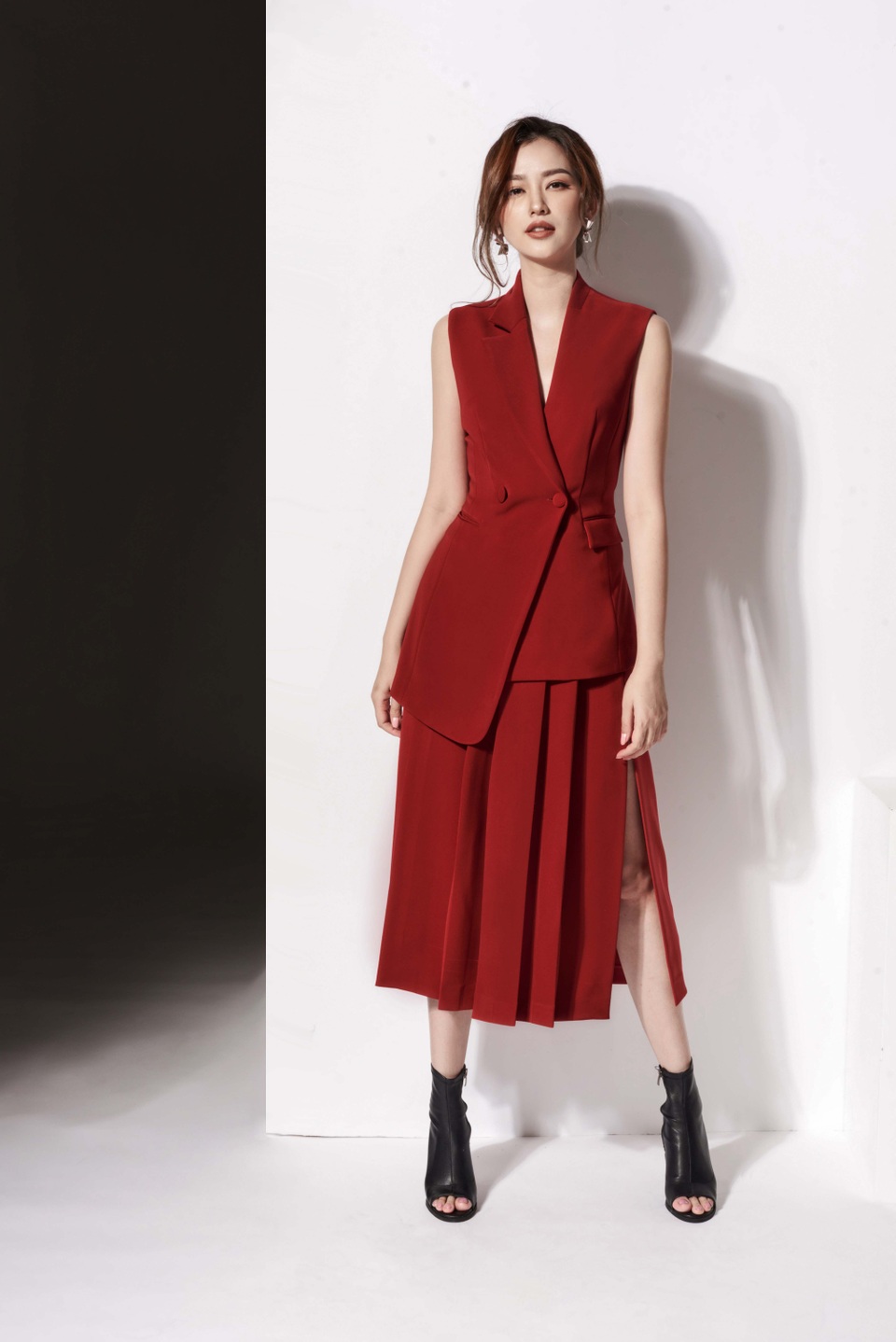 Nhan sắc “ngỡ ngàng” của Trúc Diễm sau hai năm lấy chồng Việt kiều - 4 Nhan sắc “ngỡ ngàng” của Trúc Diễm sau hai năm lấy chồng Việt kiều - 4