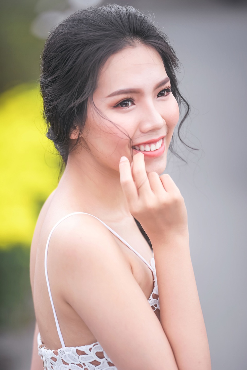 Nữ sinh tài sắc vẹn toàn khoe vẻ đẹp trong trẻo ngày Xuân - 1
Cô gái tài sắc vẹn toàn Nguyễn Huỳnh Trúc Mai