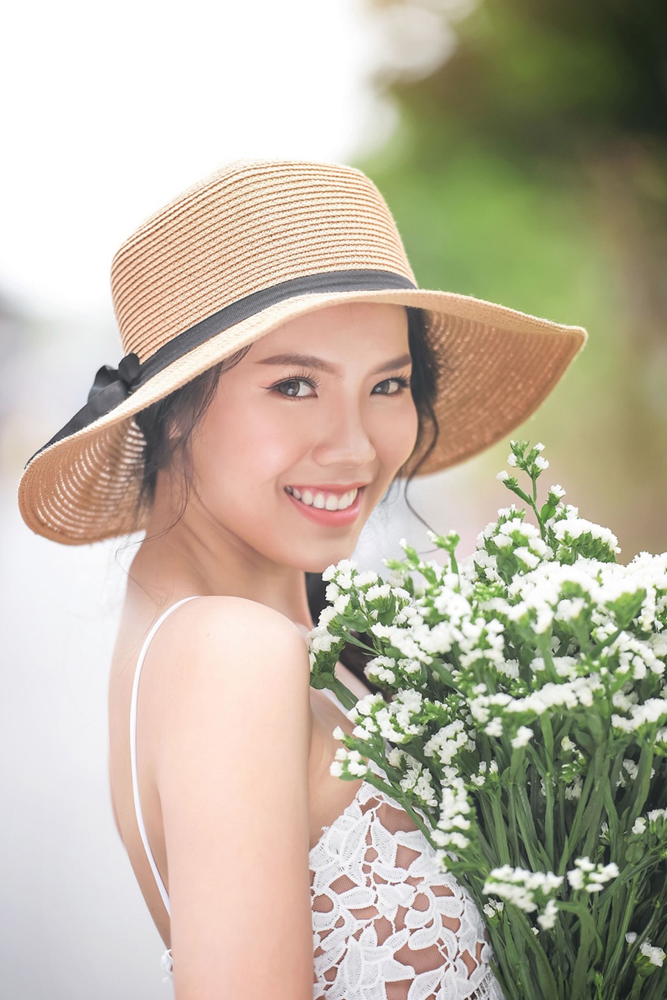 Nữ sinh tài sắc vẹn toàn khoe vẻ đẹp trong trẻo ngày Xuân - 8 Nữ sinh tài sắc vẹn toàn khoe vẻ đẹp trong trẻo ngày Xuân - 8