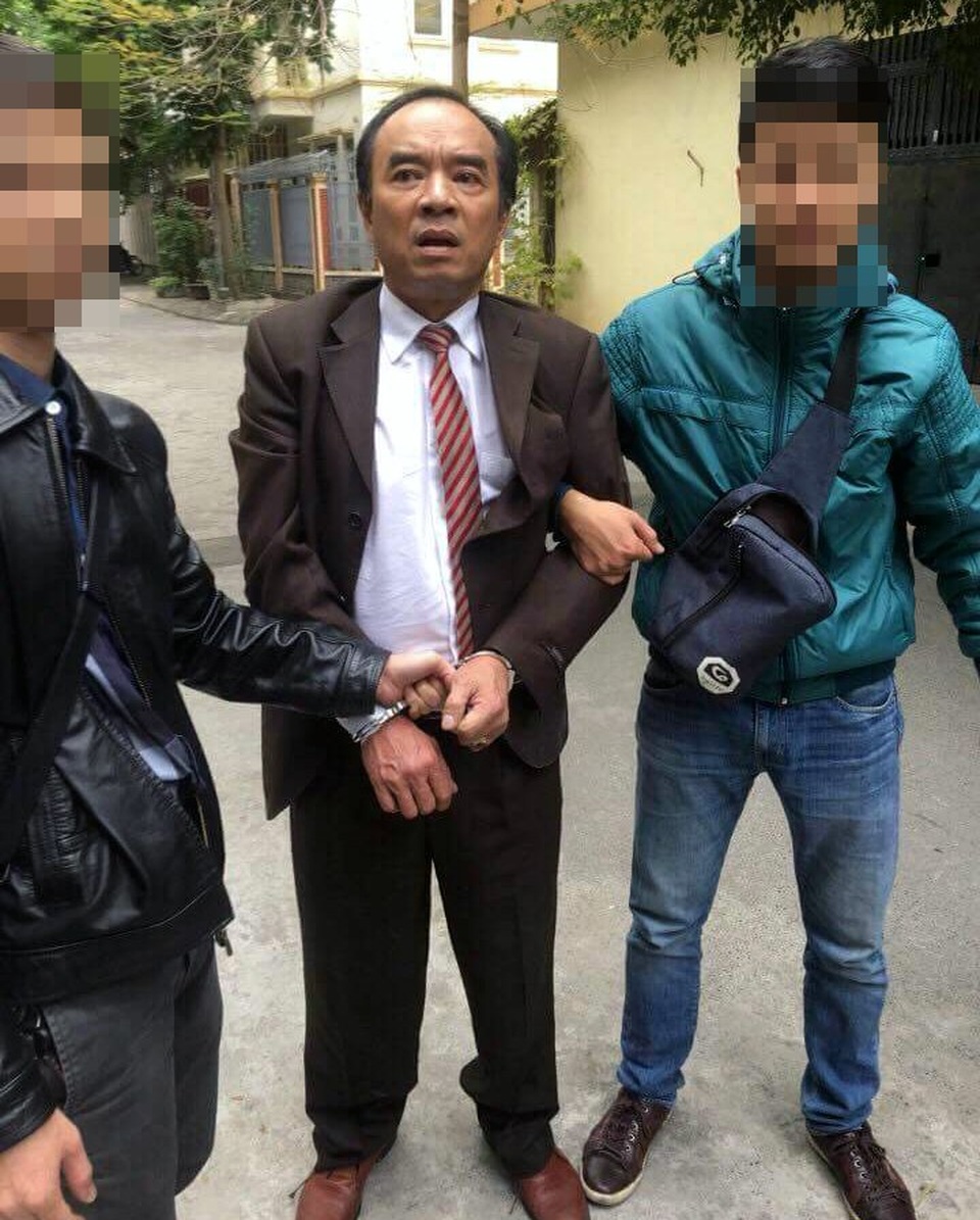 Sở thích sưu tầm đồ chơi tình dục của “ông trùm” ma túy trốn nã - 1 Đối tương Tiến thời điểm bị bắt giữ.