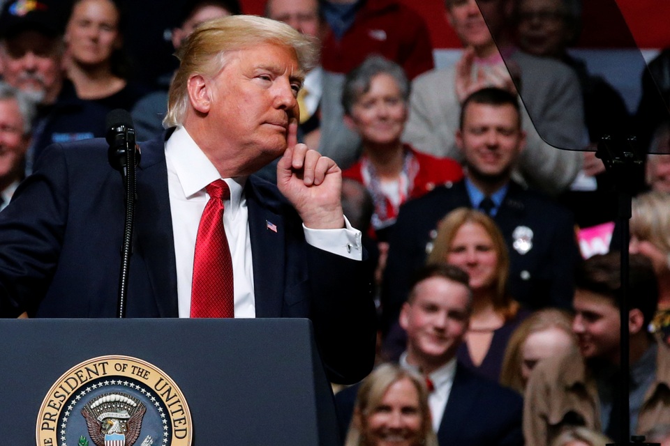 Ông Trump chỉ trích thẩm phán “lạm quyền” khi chặn sắc lệnh di trú mới - 1 Tổng thống Donald Trump (Ảnh: Reuters)