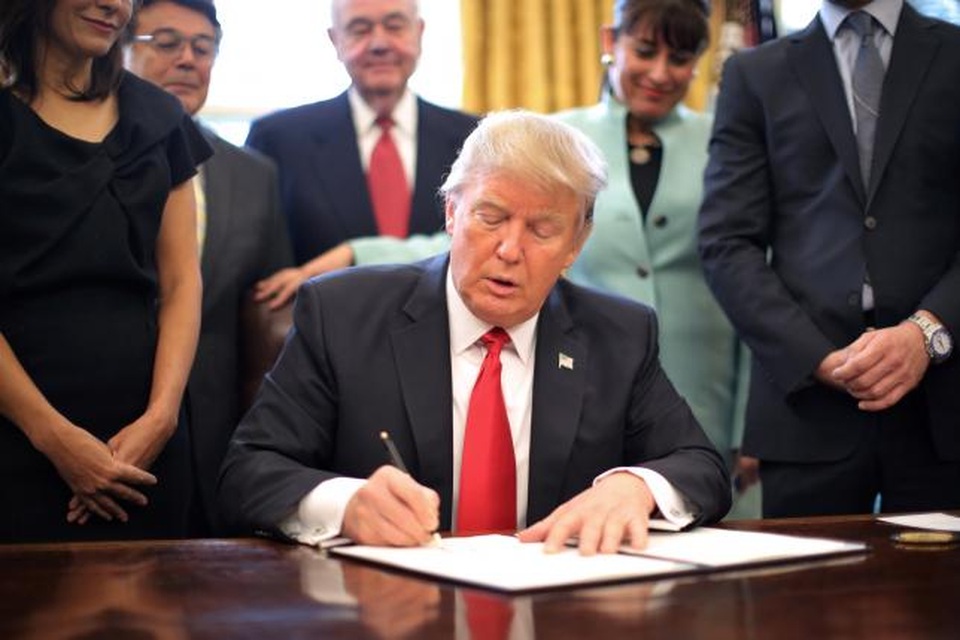 Tổng thống Trump ban hành sắc lệnh cấm nhập cư mới - 1
Tổng thống Mỹ Donald Trump. (Ảnh: Reuters)