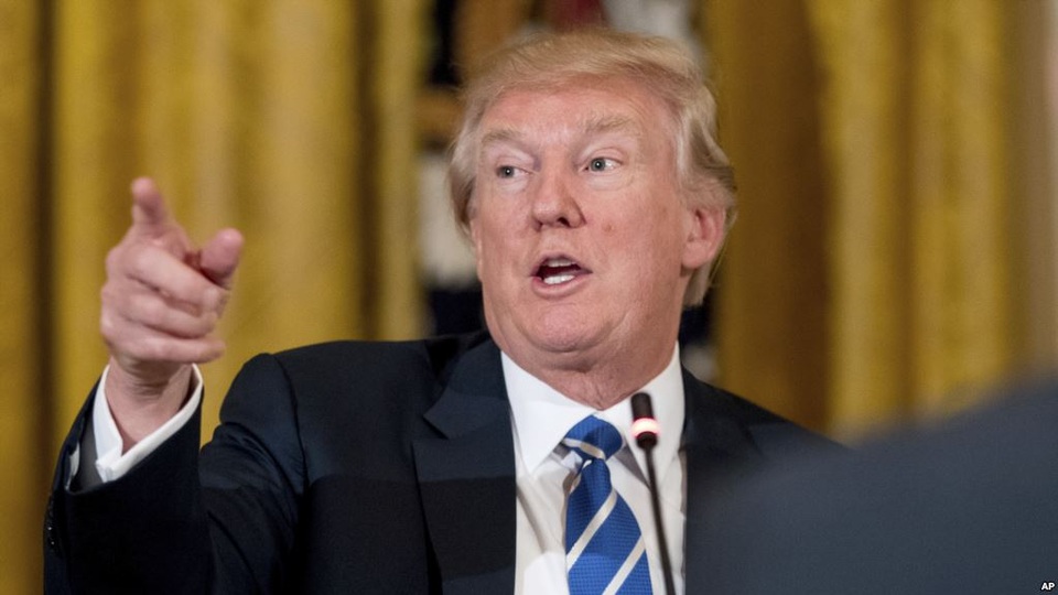 Sắc lệnh nhập cảnh của ông Trump: “Lớp sơn mới” trên chiếc “xe cũ” - 1
Tổng thống Donald Trump (Ảnh: AP)