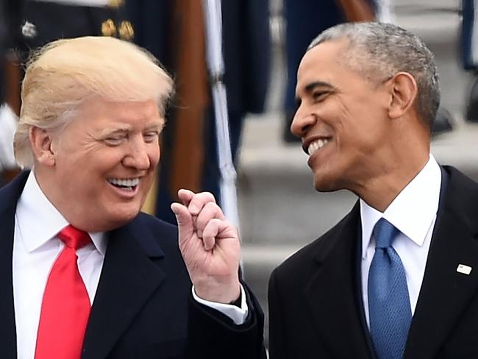 Cựu Tổng thống Obama từng thần tượng tỷ phú Donald Trump - 1 Tổng thống Donald Trump (trái) và người tiền nhiệm Barack Obama (Ảnh: AFP)