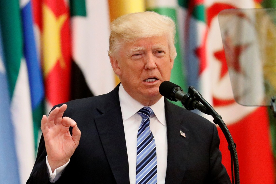 Tổng thống Trump kêu gọi chống khủng bố giữa “cái nôi của đạo Hồi” - 1 Tổng thống Donald Trump phát biểu tại Hội nghị thượng đỉnh Arab - Hồi giáo - Mỹ ở thủ đô Riyadh, Ả rập Xê út hôm 21/5 (Ảnh: Reuters)