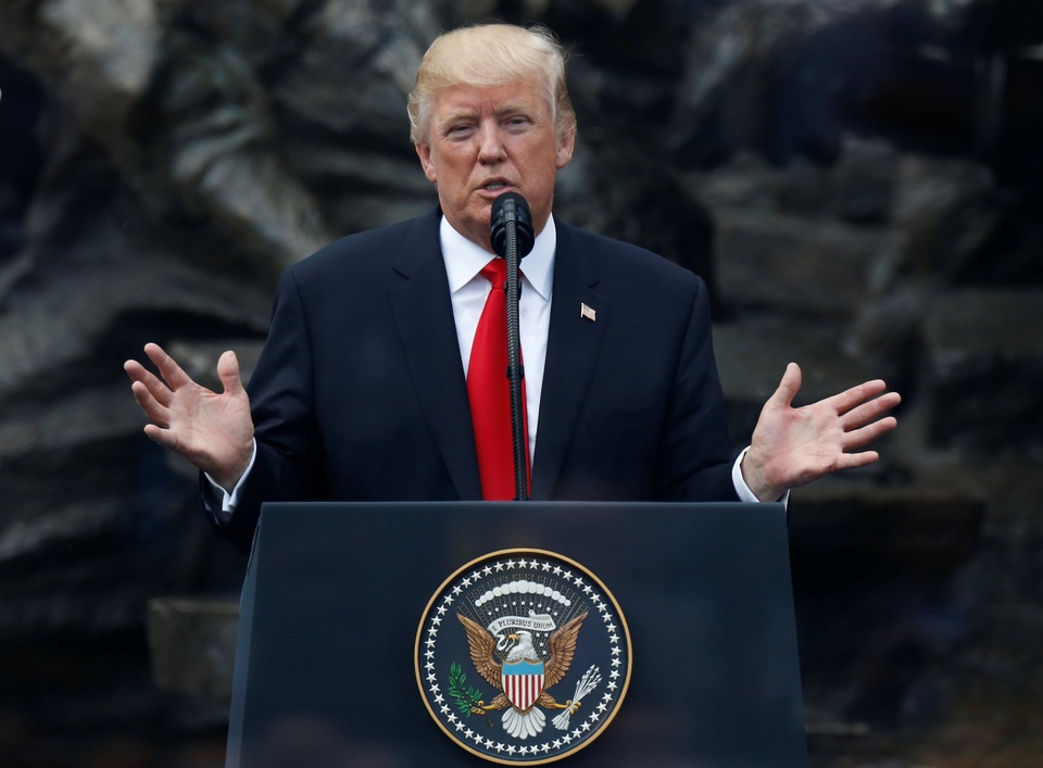 Tổng thống Trump nói Nga có thể can thiệp bầu cử Mỹ - 1 Tổng thống Donald Trump phát biểu tại Quảng trường Krasinski ở Warsaw, Ba Lan ngày 6/7 (Ảnh: Reuters)