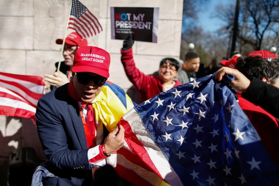 Hàng nghìn người biểu tình phản đối ông Trump trong Ngày Tổng thống - 6 Hàng nghìn người biểu tình phản đối ông Trump trong Ngày Tổng thống - 6