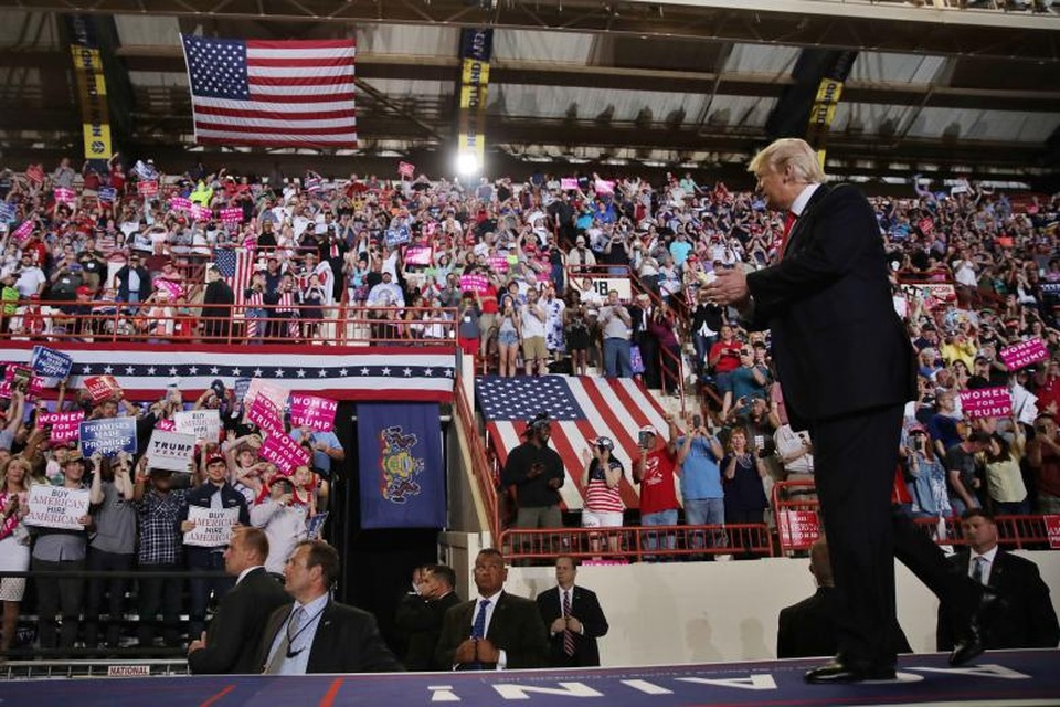 Tổng thống Trump mừng 100 ngày tại vị đầu tiên - 12 Liên quan tới vấn đề Triều Tiên, Tổng thống Trump tuyên bố tất cả các phương án đều sẽ được đưa ra xem xét nếu Bình Nhưỡng tiếp tục theo đuổi chương trình hạt nhân gây tranh cãi của nước này.